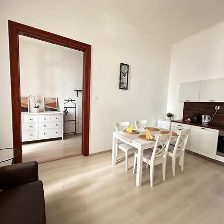 Apartment In Historical Part - Old Town Top Address Братислава Екстер'єр фото